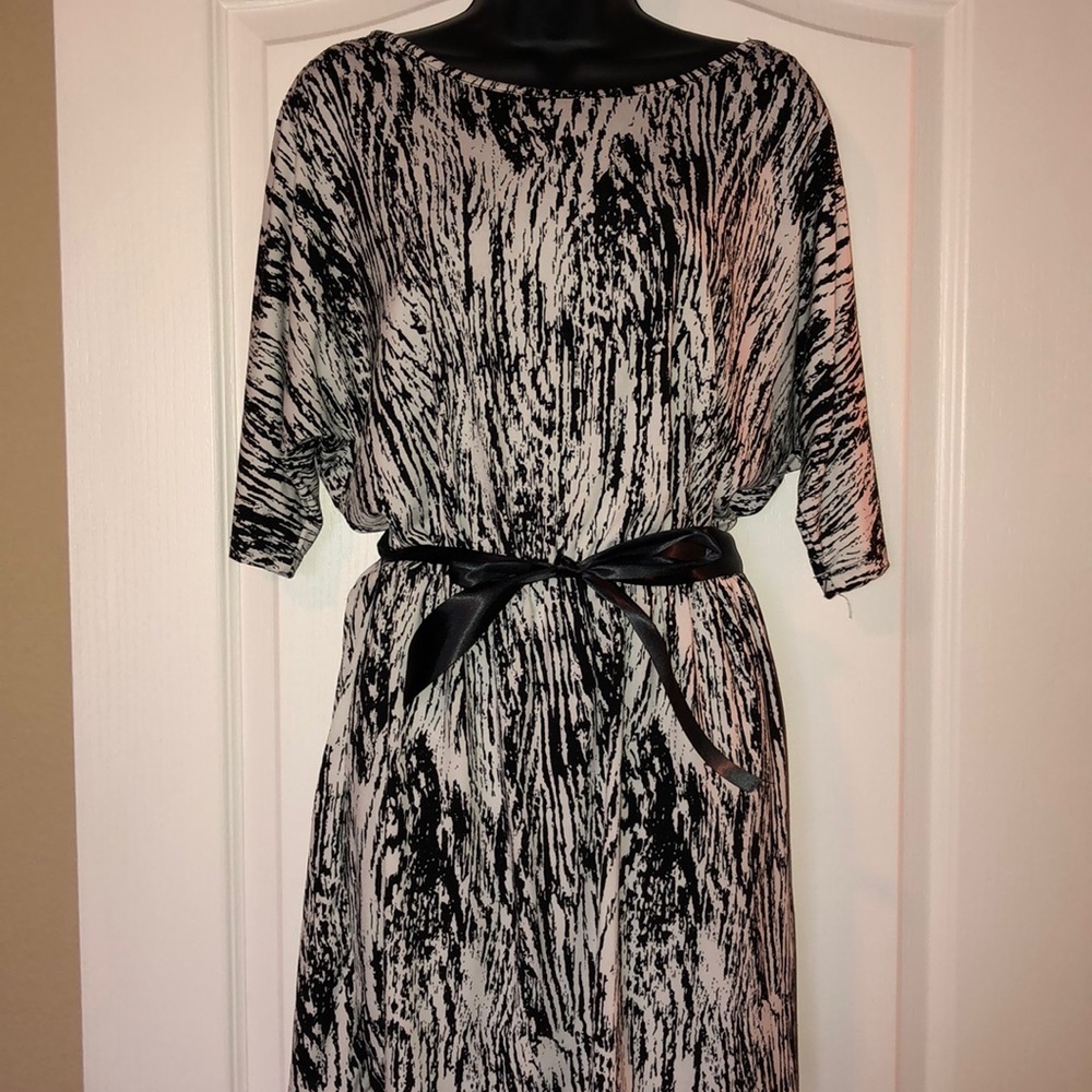 Forever 21 Black and White Dress